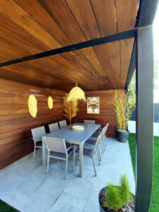 Un grand patio pour manger